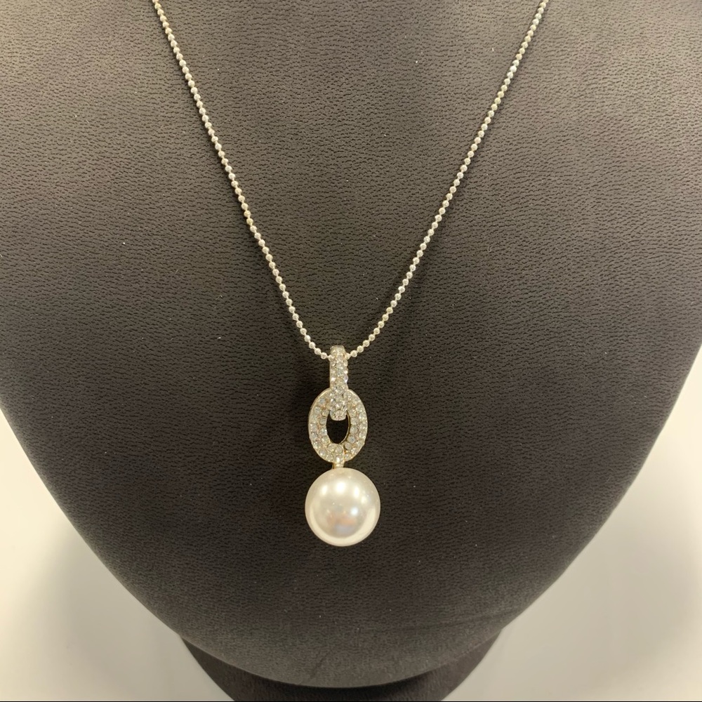 NWT: INC pearl pendant necklace